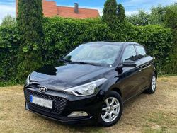 Schwarz Gebraucht 2016 Hyundai i20 Active Limousine | 8.500 € (Fairer Preis)