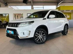 Weiß Gebraucht 2020 Suzuki Vitara Comfort SUV | 17.995 € (Fairer Preis)