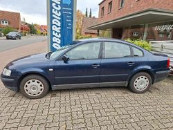Blau Gebraucht 1997 VW Passat Limousine | 990 € (Guter Preis)