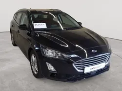 Obsidianschwarz metallic Gebraucht 2020 Ford Focus Cool & Connect Kombi | 12.490 € (Guter Preis)