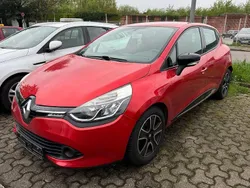 Rot Gebraucht 2014 Renault Clio IV Dynamique Limousine | 4.700 € (Fairer Preis)