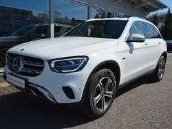 Polarweiss unilack Gebraucht 2021 Mercedes GLC300e AMG SUV | 29.990 € (Guter Preis)