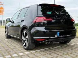 Schwarz Gebraucht 2014 VW Golf VII Limousine | 12.500 € (Etwas zu teuer)