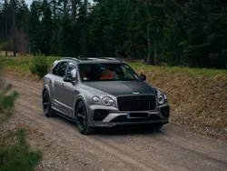 Grau Gebraucht 2023 Bentley Bentayga SUV | 184.999 € (Fairer Preis)