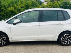 Weiß Gebraucht 2018 VW Golf Sportsvan Comfortline Van / Kleinbus | 15.600 € (Guter Preis)