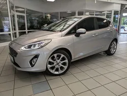 Silber, polarsilber metallic Gebraucht 2020 Ford Fiesta Titanium Kleinwagen | 12.475 € (Fairer Preis)