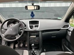 Schwarz Gebraucht 2009 Peugeot 207 Kleinwagen | 2.000 € (Guter Preis)