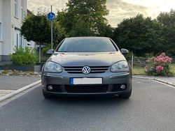 Grau Gebraucht 2008 VW Golf V Kleinwagen | 2.500 €