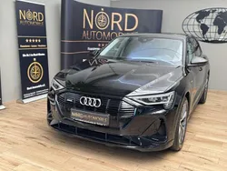Mythosschwarz metall (metallic) Gebraucht 2022 Audi e-tron S-Line SUV | 34.989 € (Superpreis)
