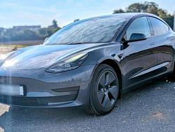 Grau Gebraucht 2023 Tesla Model 3 Standard Range Limousine | 29.222 € (Fairer Preis)