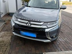 Grau Gebraucht 2018 Mitsubishi Outlander Edition SUV | 17.600 € (Fairer Preis)