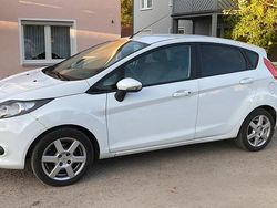 Weiß Gebraucht 2011 Ford Fiesta Trend Kleinwagen | 2.500 € (Guter Preis)