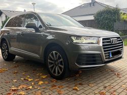 Grau Gebraucht 2016 Audi Q7 Design SUV | 31.800 € (Guter Preis)