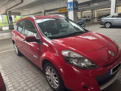 Rot Gebraucht 2010 Renault Clio II Luxe Limousine | 5.450 € (Teuer)