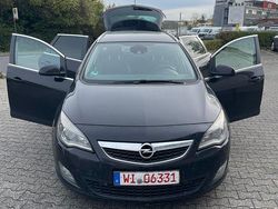 Schwarz Gebraucht 2011 Opel Astra Kombi | 1.999 € (Guter Preis)