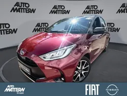 Red/ black mica Gebraucht 2020 Toyota Yaris Hybrid Limousine | 17.980 € (Fairer Preis)