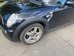 Schwarz Gebraucht 2005 Mini ONE Seven Kleinwagen | 3.500 € (Fairer Preis)