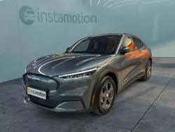 Grau Gebraucht 2021 Ford Mustang Mach-E SUV | 33.849 € (Guter Preis)