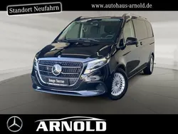 Obsidianschwarz Gebraucht 2024 Mercedes V300 Style Van / Kleinbus | 67.800 € (Fairer Preis)
