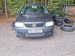 Grau Gebraucht 2000 VW Polo Kleinwagen | 350 € (Superpreis)