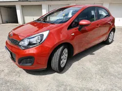 Rot Gebraucht 2015 Kia Rio 3 Kleinwagen | 7.900 € (Guter Preis)