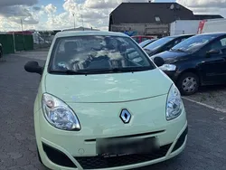 Grün Gebraucht 2009 Renault Twingo Kleinwagen | 1.800 € (Guter Preis)