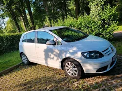 Weiß Gebraucht 2006 VW Golf Plus Cross Van / Kleinbus | 5.145 € (Fairer Preis)