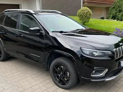 Schwarz Gebraucht 2019 Jeep Cherokee Overland SUV | 28.000 € (Etwas zu teuer)