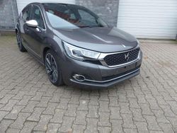 Platiniumgrau/metallic Gebraucht 2016 DS Automobiles DS4 Kleinwagen | 10.990 €
