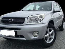 Silber Gebraucht 2004 Toyota RAV4 SUV | 6.500 € (Etwas zu teuer)