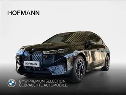 Saphirschwarz metallic Gebraucht 2023 BMW iX Sport Line SUV | 52.741 € (Fairer Preis)