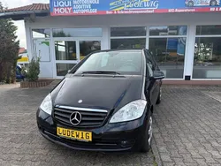 Kosmosschwarz metalliclack Gebraucht 2011 Mercedes A160 Van / Kleinbus | 4.500 € (Fairer Preis)