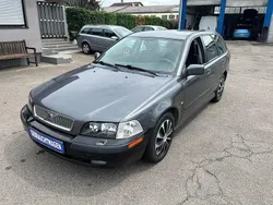 Grau Gebraucht 2001 Volvo V40 Kombi | 1.697 € (Fairer Preis)