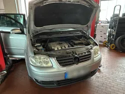Silber Gebraucht 2004 VW Touran Van / Kleinbus | 1.700 € (Fairer Preis)