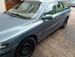 Grün Gebraucht 2001 Volvo V70 Kombi | 7.888 €