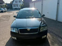 Schwarz Gebraucht 2005 Skoda Octavia Limousine | 1.599 € (Fairer Preis)