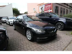 Black sapphire metallic (metallic) Gebraucht 2013 BMW 325 Comfort Edition Coupé | 9.500 € (Guter Preis)