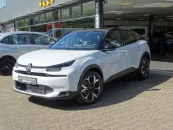 Weiß Neu 2025 Citroën C4 PureTech Limousine | 25.490 € (Etwas zu teuer)