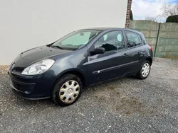 Blau Gebraucht 2006 Renault Clio II Kleinwagen | 1.450 €