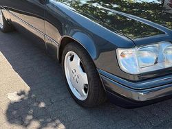 Schwarz Gebraucht 1997 Mercedes E200 Edition Cabrio | 19.800 €