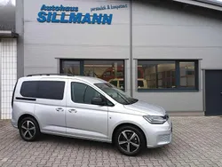 Reflexsilber metallic Gebraucht 2024 VW Caddy Life Van / Kleinbus | 38.990 € (Fairer Preis)