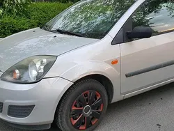 Grau Gebraucht 2007 Ford Fiesta Kleinwagen | 550 € (Guter Preis)