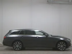 Grau Gebraucht 2022 Mercedes E300 Avantgarde Kombi | 27.380 € (Fairer Preis)