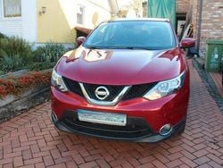 Rot Gebraucht 2014 Nissan Qashqai Acenta SUV | 10.300 € (Etwas zu teuer)