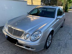 Silber Gebraucht 2006 Mercedes E280 Limousine | 9.999 €