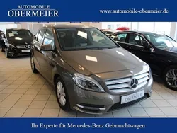 Grau (monolithgraumet.) Gebraucht 2013 Mercedes B200 Van / Kleinbus | 14.950 € (Fairer Preis)