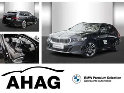 Saphirschwarz metallic Gebraucht 2024 BMW 520 M Sport Kombi | 51.990 € (Superpreis)