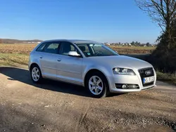 Silber Gebraucht 2011 Audi A3 Sportback Attraction Kombi | 8.500 € (Fairer Preis)