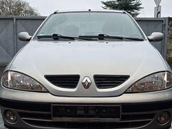 Silber Gebraucht 2002 Renault Mégane II Authentique Limousine | 1.300 € (Guter Preis)