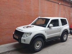 Weiß Gebraucht 2008 Mitsubishi Montero SUV | 22.999 €